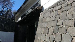 九段下駅から科学技術館への近道。