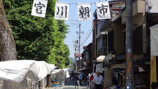高山名物の朝市