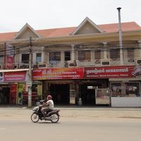 ホテル前の安くて美味しいレストラン