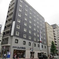 建物の１F真ん中が入り口です