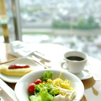 鴨川を望みながらゆっくり朝食を