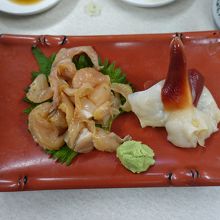 赤貝のヒモと、北寄をつまみで。