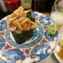 ヒモが美味いので、にぎりでも注文。