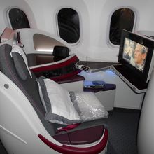 １-２-１レイアウトでプライバシー感もあり良いシートです。