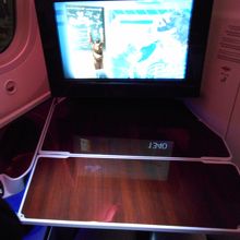 スクリーンもテーブルも大きく使いやすい