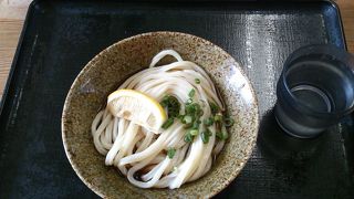 ぶっかけうどんが美味しいお店です。