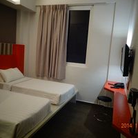 寝るだけなので狭いです。