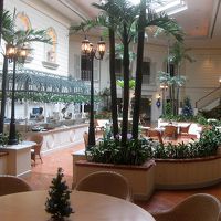 リゾートの香り漂うクラブラウンジでチェックインです