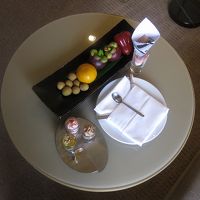 すぐにウェルカムフルーツ&スイーツが届けられました
