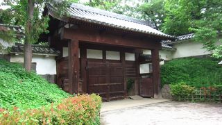 復元された館林城の通用門