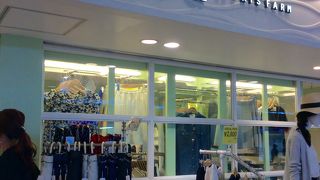 ファッションや雑貨をチェック