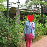 朝食のレストランの横から庭に出られました。