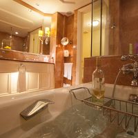 部屋のお風呂でマッタリ　(^o^;)