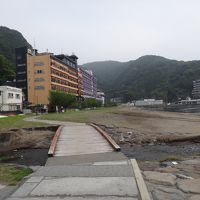 遊歩道があり、そこから見たホテル