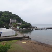 すぐ隣のドラッグストアーがあり便利