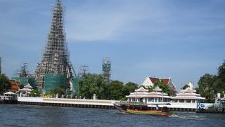 大仏塔は改装工事中