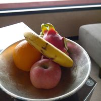 部屋にフルーツのサービスも