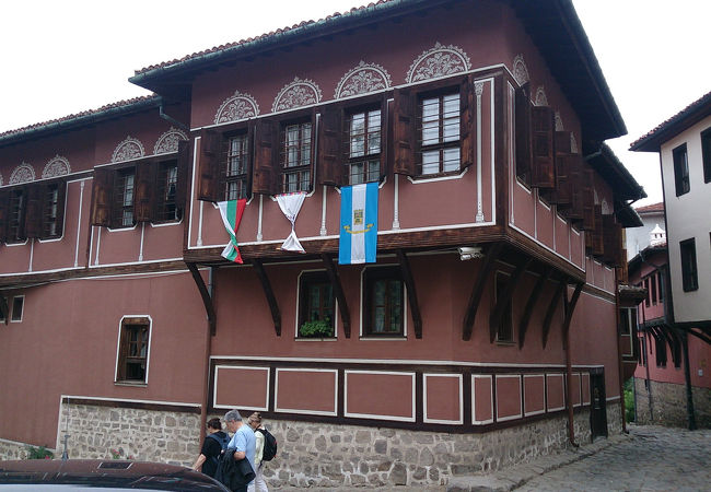 富豪の邸宅だった建物、現代美術のギャラリー。コンサートが開催されてました