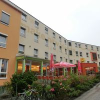 広くて大きい建物です