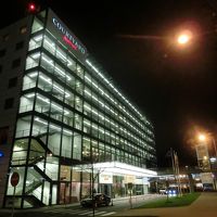 プラハ空港の真向い