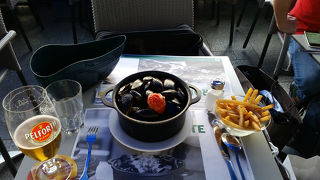 バケツのムール貝