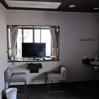 使い勝手が悪いテーブルと椅子？