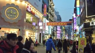 何でも有る繁華街