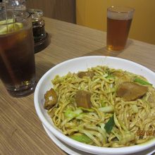 あわび入り伊麺とアイスレモンティ。