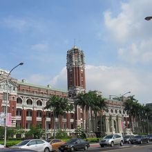 正面すぐの歩道からは撮影できないので注意！