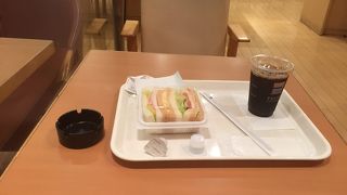 喫煙スペースがあります