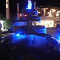 ビレッジ内にある噴水がイルミ綺麗です