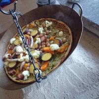 夕方にラウンジでふるまわれた蒸し料理