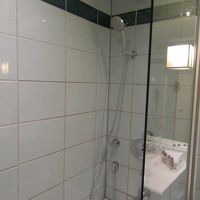 可動式シャワーあり