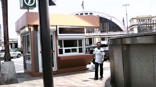 残念ながらランチタイムでした。