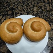 カタツムリの形のパンは店の象徴？