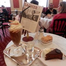 いわずと知れたザッハトルテ