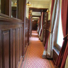 長い廊下がある。お部屋は、いくつもある。