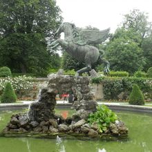 映画でも出てくる庭園です