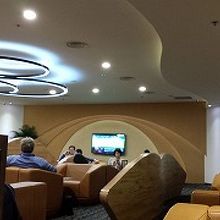 ラウンジ内部。