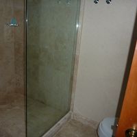 バスタブ以外にシャワーブースが独立してあります