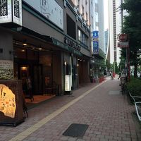 隣にローソンあり