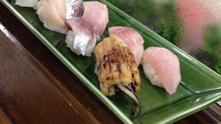 地元で獲れた魚をお寿司に らかん寿司松月