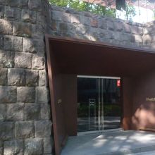 外観の石垣が重要です