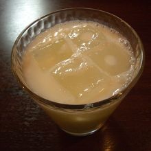手作りかな？優しい甘さのラッシー　もっと飲みたかった