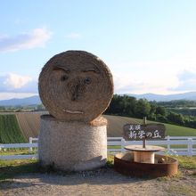 牧草で作ったロールちゃんが出迎えてくれます。