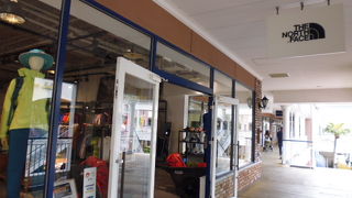 アウトドアブランドのアウトレット