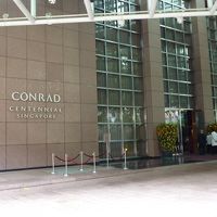 正面エントランス