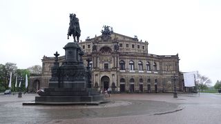 素晴らしいオペラハウスです。