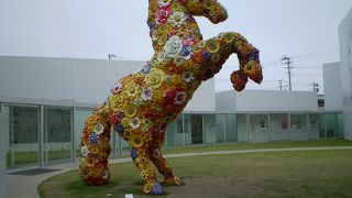 スタンディング・ウーマン