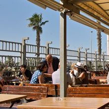 喫煙スペースがこんなに広くて開放的